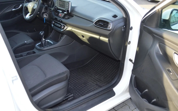 Hyundai I30 cena 21500 przebieg: 324216, rok produkcji 2018 z Warta małe 191